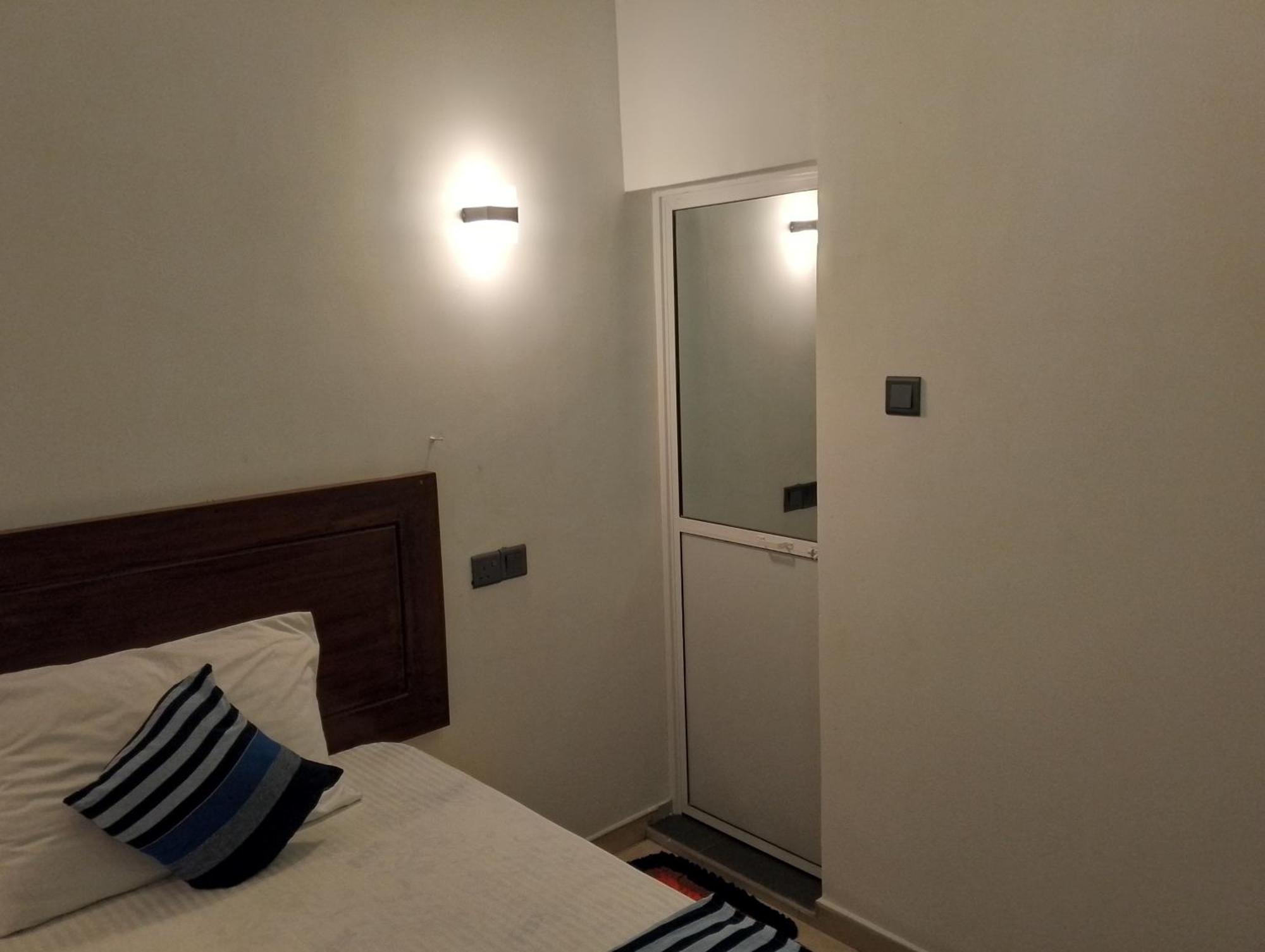 Sun Sea Guest Home Тангале Екстериор снимка